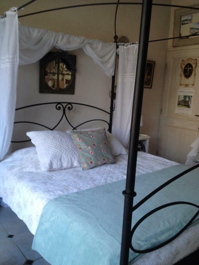 L'Oustalet Apartment La Tour-d'Aigues Luaran gambar