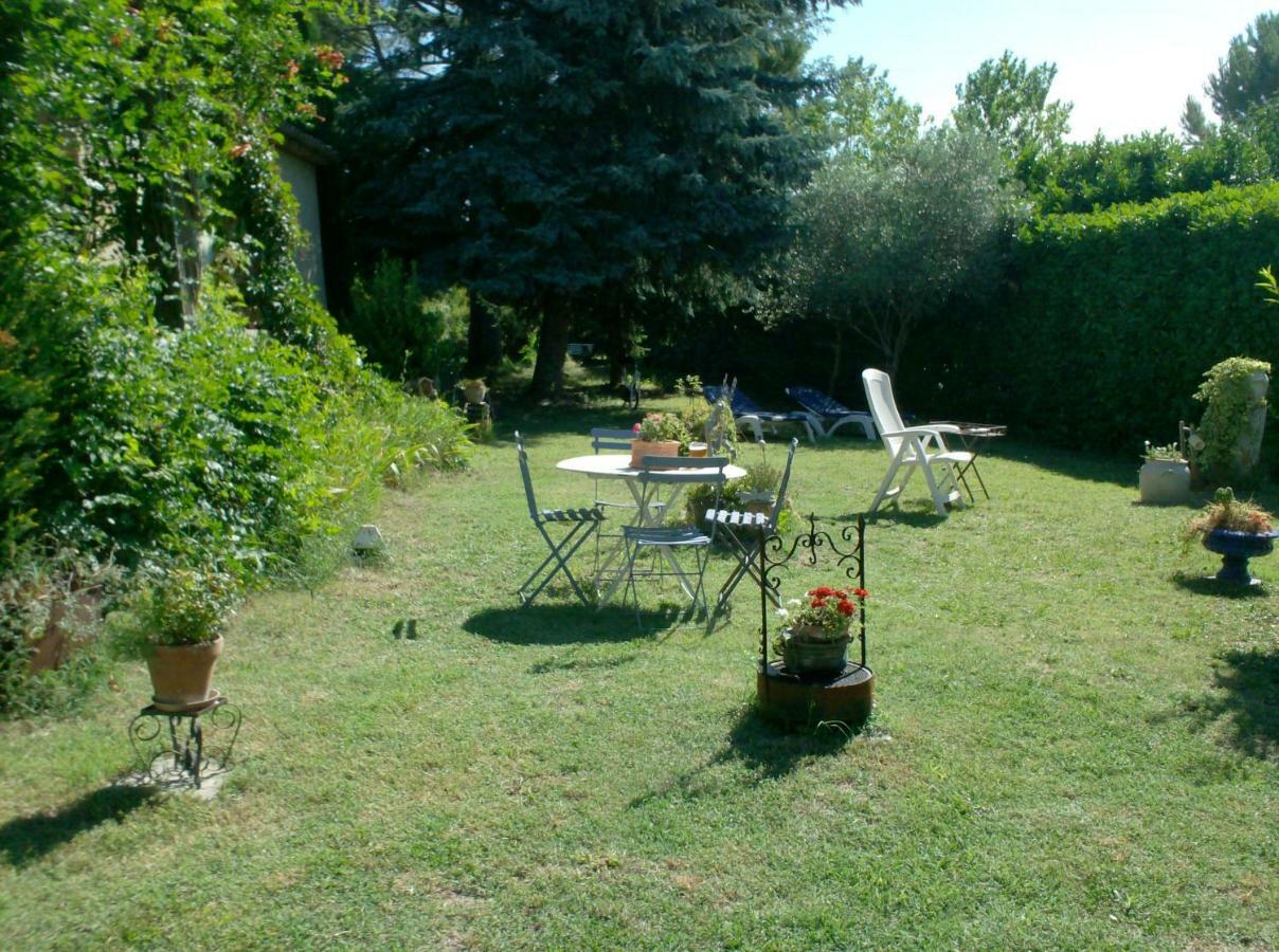 L'Oustalet Apartment La Tour-d'Aigues Luaran gambar