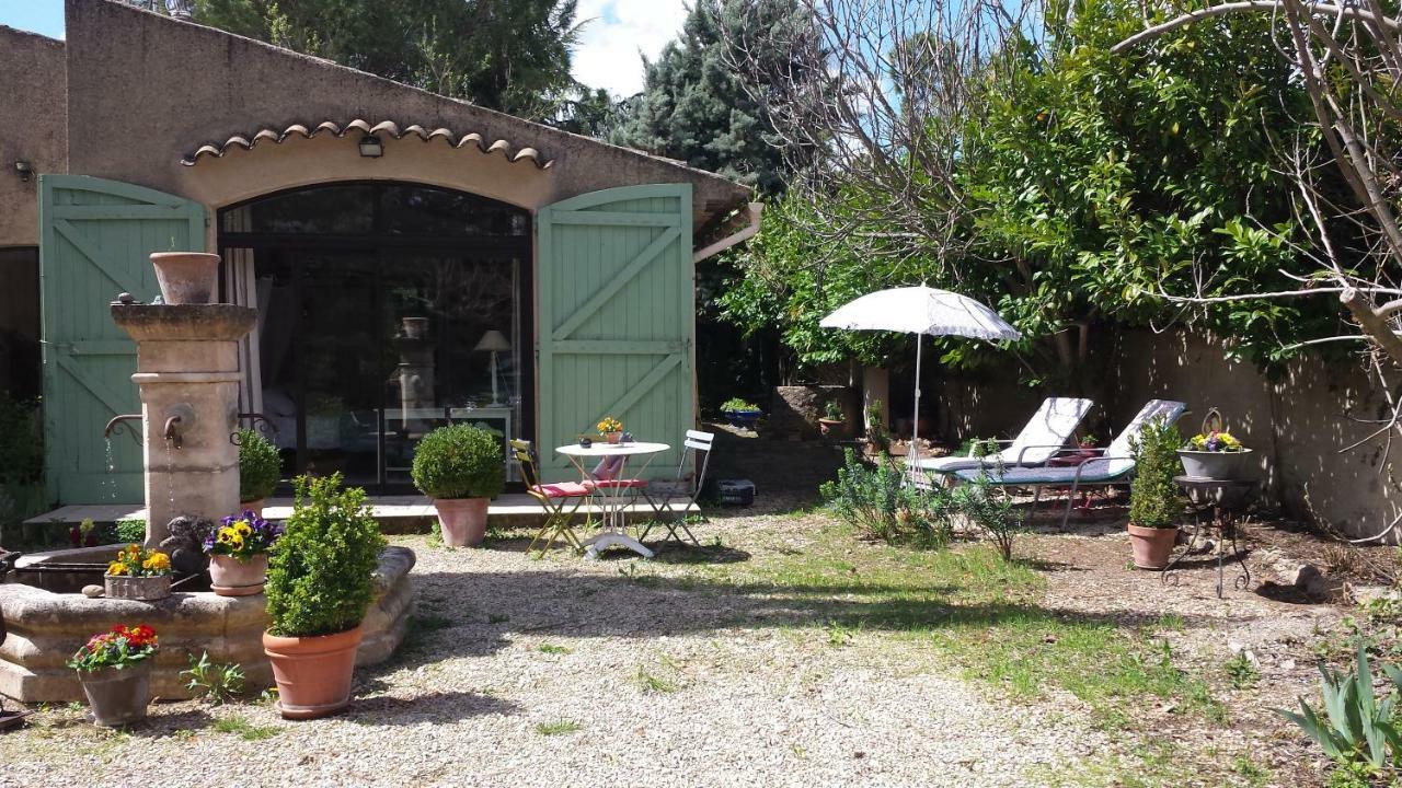 L'Oustalet Apartment La Tour-d'Aigues Luaran gambar