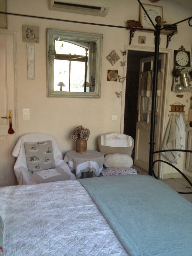 L'Oustalet Apartment La Tour-d'Aigues Luaran gambar